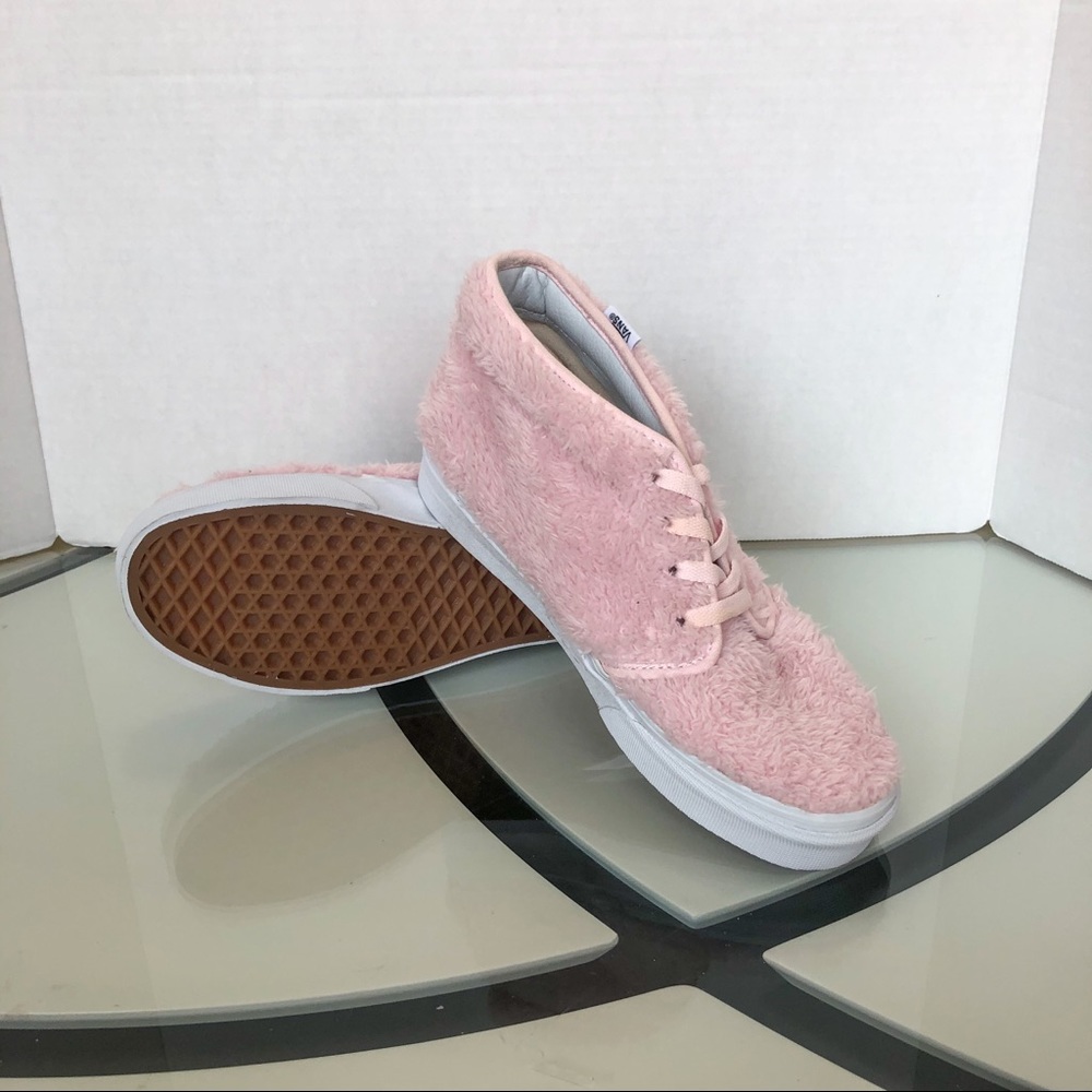 Vans Pink Shearling Chukka Boot, Women 8.5, Men 7